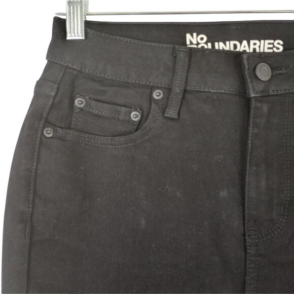 NWT No Boundaries Boot Cut Denim Jeans Womens 4 Mid Rise Solid Black Stretch - Picture 2 of 7